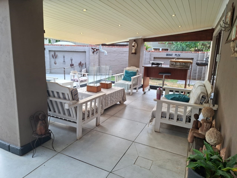 4 Bedroom Property for Sale in Waterval East North West